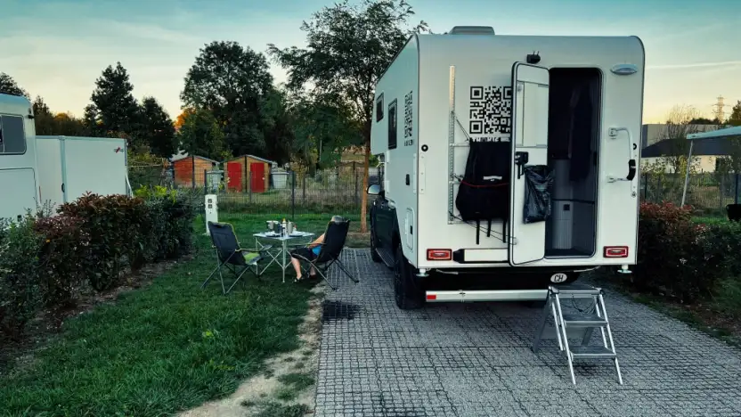 Über die App «Camping-Car Park» haben wir in Donzenac einen gemütlichen Stellplatz gefunden.