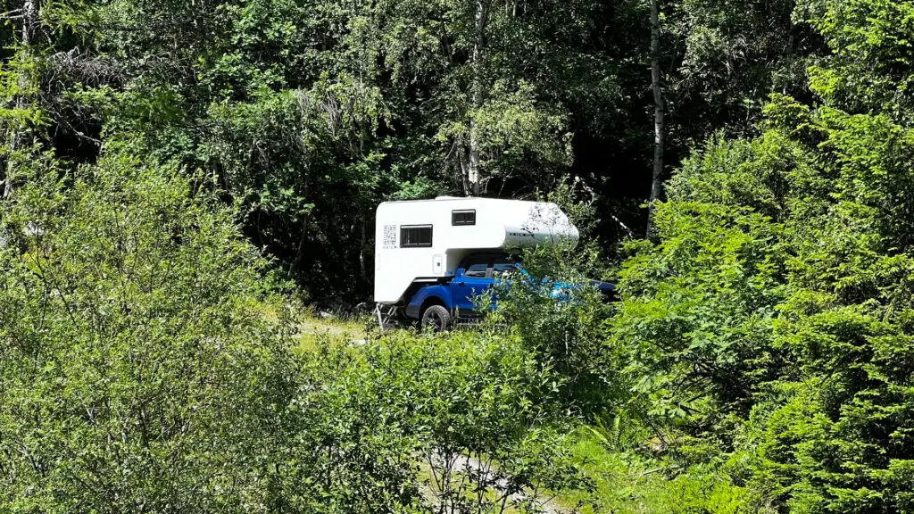 Pickup-Camper mit Thokie Wohnkabine