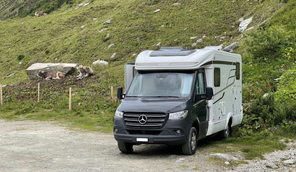 Das teilintegrierte Wohnmobil Hymer MLT 570 auf Basis des Mercedes Sprinter.