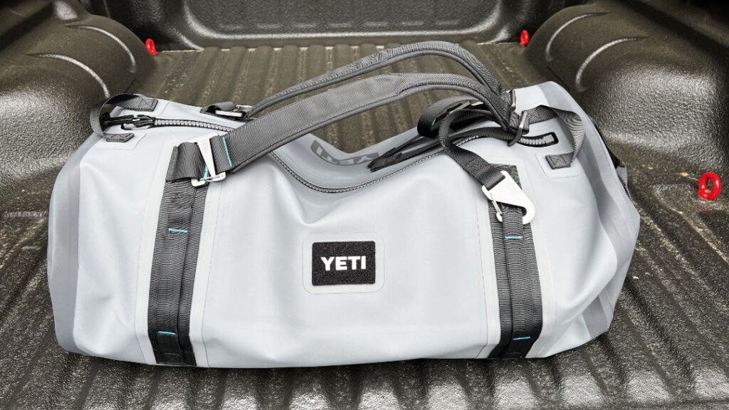 Die YETI Panga Reisetasche ist komplett wasserdicht.